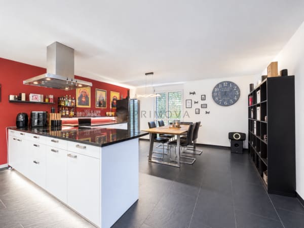 Immobilie in Laupen Zh - Sonniges Wohnen mit Weitblick und 50m² private Terrasse - Bild 3