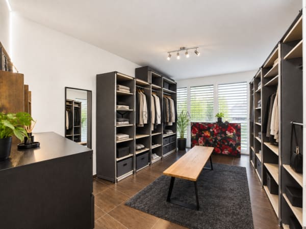 Immobilie in Laupen Zh - Sonniges Wohnen mit Weitblick und 50m² private Terrasse - Bild 8