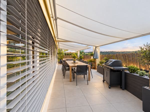 Immobilie in Laupen Zh - Sonniges Wohnen mit Weitblick und 50m² private Terrasse - Bild 9