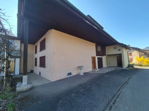 Immobilie in Kestenholz - Mehrfamilienhaus mit 5 Einheiten in Kestenholz und Baulandreserve - Bild 2
