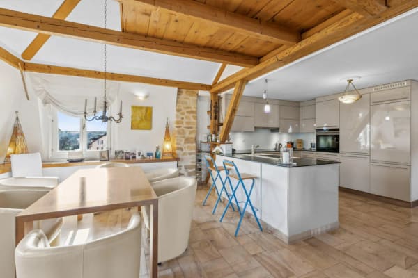 Immobilie in Auvernier - Conjuguer habitation, activité libéral ou rendement à deux pas du lac - Bild 0