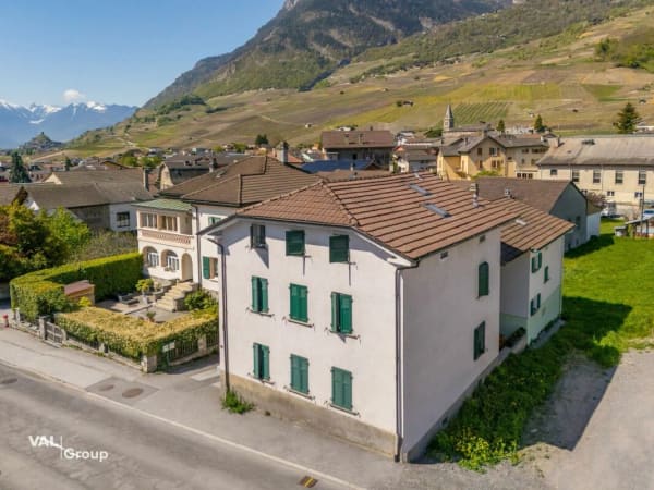 Immobilie in Leytron - Petit immeuble de 3 lots 2.5 pièces au coeur du villlage, avec rendement brut à 4.5% - Bild 0