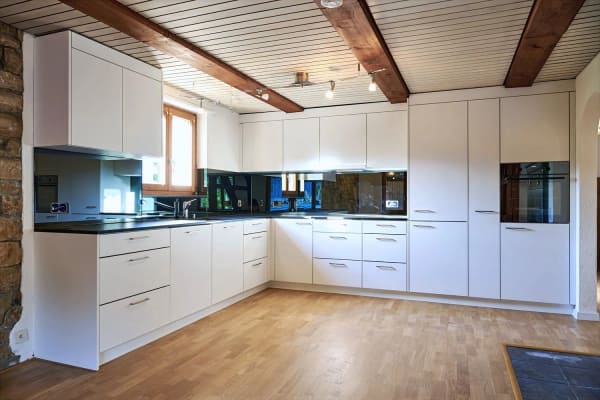 Immobilie in Erlinsbach So - 6.5-Zimmerwohnung mit grossem, befahrbarem Lagerraum (4 m Höhe). - Bild 1