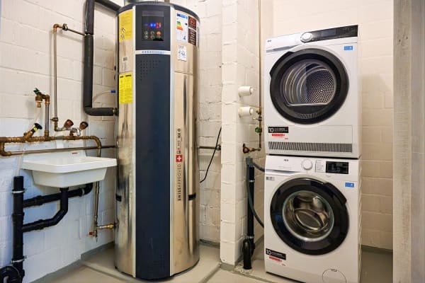 Immobilie in Erlinsbach So - 6.5-Zimmerwohnung mit grossem, befahrbarem Lagerraum (4 m Höhe). - Bild 11