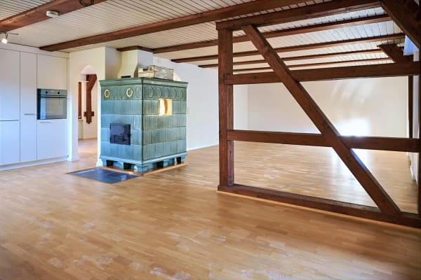 Immobilie in Erlinsbach So - 6.5-Zimmerwohnung mit grossem, befahrbarem Lagerraum (4 m Höhe). - Bild 3