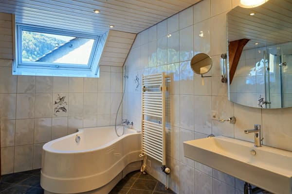Immobilie in Erlinsbach So - 6.5-Zimmerwohnung mit grossem, befahrbarem Lagerraum (4 m Höhe). - Bild 5