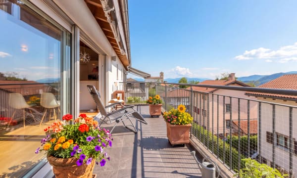 Immobilie in Villa Luganese - MODERNO ATTICO DI 3.5 LOCALI CON TERRAZZA A VILLA LUGANESE - Bild 0