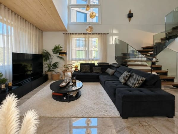 Immobilie in Alpnach Dorf - Luxuriöse 5.5-Zimmer-Maisonettewohnung - Bild 0