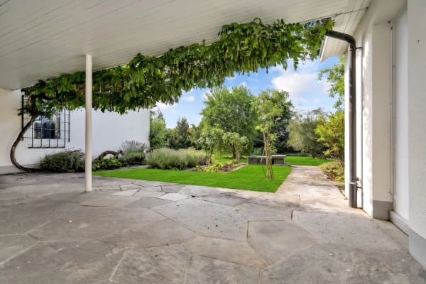 Immobilie in Frauenkappelen - Grosszügiges Wohnen mit unverbaubarem Weitblick - Familienresidenz mit Pool in Frauenkappelen - Bild 10