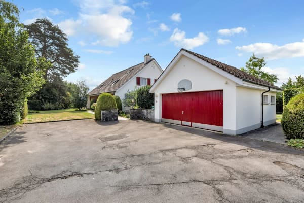 Immobilie in Frauenkappelen - Grosszügiges Wohnen mit unverbaubarem Weitblick - Familienresidenz mit Pool in Frauenkappelen - Bild 11