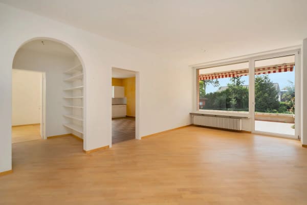 Immobilie in Frauenkappelen - Grosszügiges Wohnen mit unverbaubarem Weitblick - Familienresidenz mit Pool in Frauenkappelen - Bild 3
