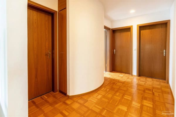 Immobilie in Siebnen - Solides Mehrfamilienhaus mit drei Wohneinheiten, ideal für Investoren - Bild 11