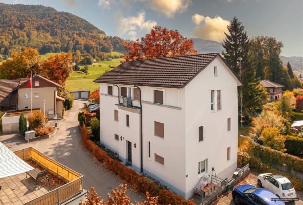 Immobilie in Siebnen - Solides Mehrfamilienhaus mit drei Wohneinheiten, ideal für Investoren - Bild 6