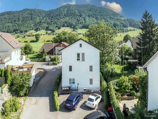 Immobilie in Siebnen - Solides Mehrfamilienhaus mit drei Wohneinheiten, ideal für Investoren - Bild 7