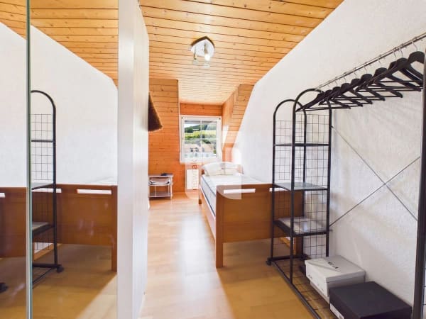 Immobilie in Tenniken - Dorf Idylle, Zentral, viel Potenzial und mit 2.5 Zimmer Einliegerwohnung (Generationenhaus) - Bild 10