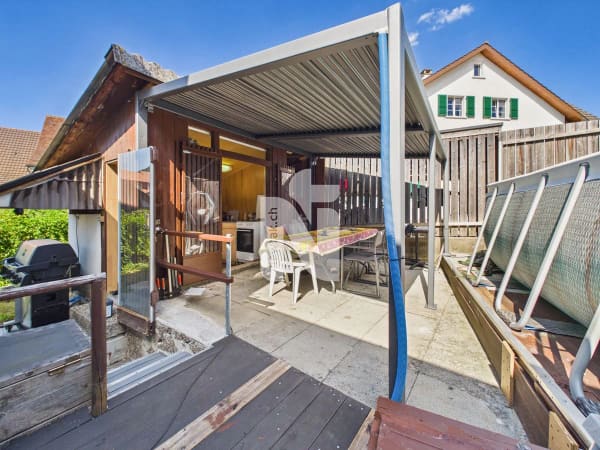 Immobilie in Tenniken - Dorf Idylle, Zentral, viel Potenzial und mit 2.5 Zimmer Einliegerwohnung (Generationenhaus) - Bild 11