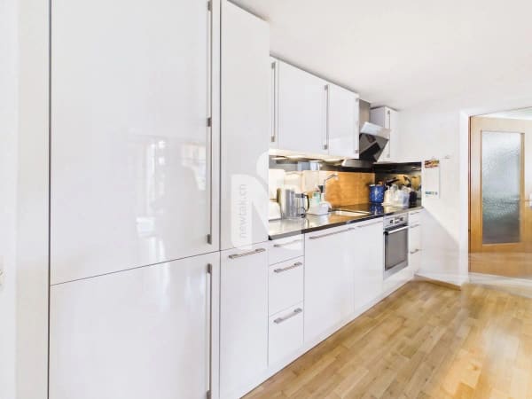 Immobilie in Tenniken - Dorf Idylle, Zentral, viel Potenzial und mit 2.5 Zimmer Einliegerwohnung (Generationenhaus) - Bild 5
