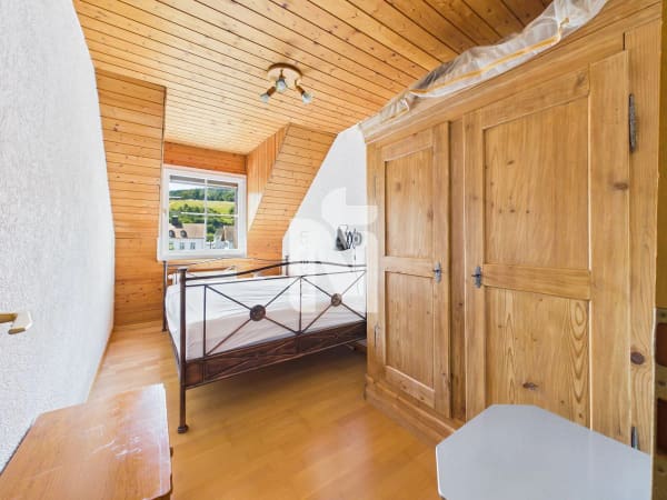 Immobilie in Tenniken - Dorf Idylle, Zentral, viel Potenzial und mit 2.5 Zimmer Einliegerwohnung (Generationenhaus) - Bild 9