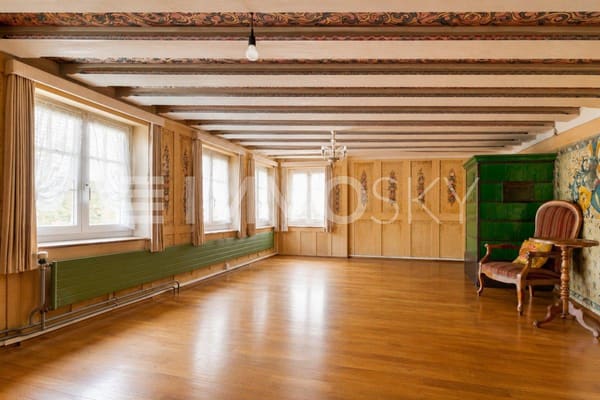 Immobilie in Embrach - Historische MÃ¶glichkeit: Zwei Einheiten, Atelier und Ausbaupotenzial - Bild 2
