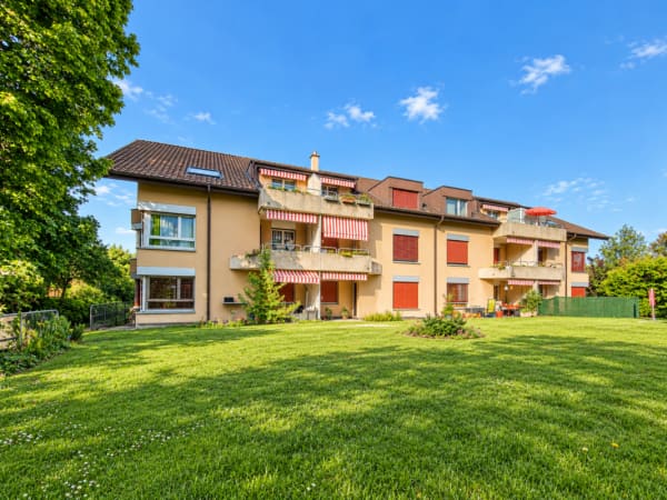 Immobilie in Bösingen - Appartement de 3.5 pces au rez-de-chaussée avec terrasse et pelouse / 3.5-Zimmer-Wohnung im Erdgeschoss mit Terrasse und Rasen Bösingen - Bild 0