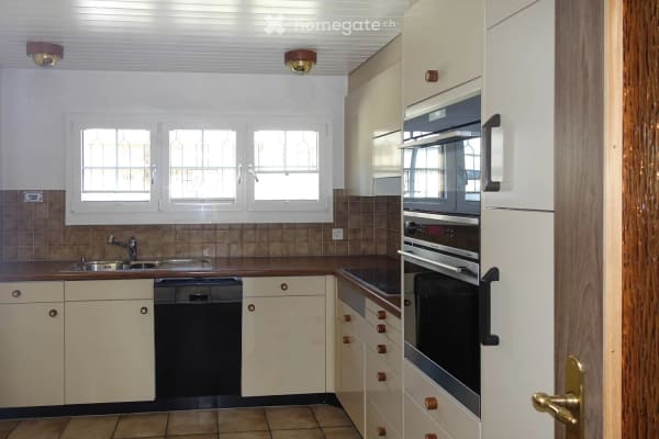 Immobilie in Wolfhausen - Charmantes 5.5-Zimmer-Zweifamilienhaus in Wolfhausen - Bild 5