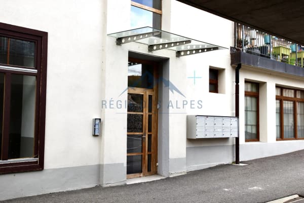 Immobilie in Vallorbe - Appartement en bord de rivière : Modernité et sérénité à saisir près de la nature ( Lot 8 ) - Bild 7