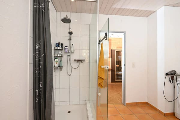 Immobilie in Birsfelden - 5.5 Zi.-Doppel-EFH mit Ateliergebäude & Werkstatt - Bild 9