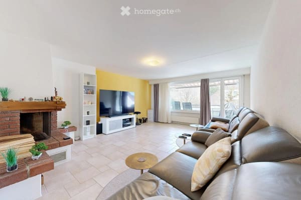 Immobilie in Bättwil - Attraktive 4.5 Zimmer Dachwohnung mit Balkon und Weitsicht - Bild 1