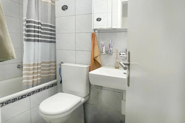 Immobilie in Baden - Wohnung mit Balkon mit Sicht ins GrÃ¼ne nahe dem DÃ¤ttwiler Weiher - Bild 7
