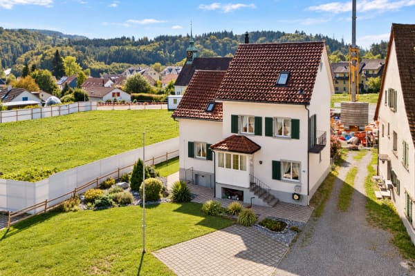 Immobilie in Grafstal - Ein Haus mit Geschichte: Grosszügiges 6.5-EFH mit schönem Wintergarten - Bild 0