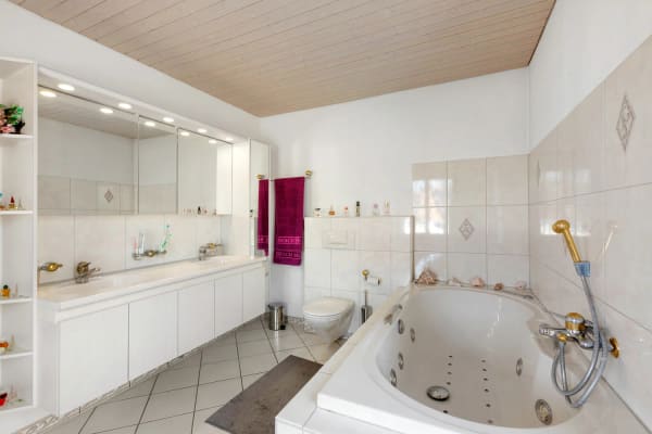 Immobilie in Grafstal - Ein Haus mit Geschichte: Grosszügiges 6.5-EFH mit schönem Wintergarten - Bild 12