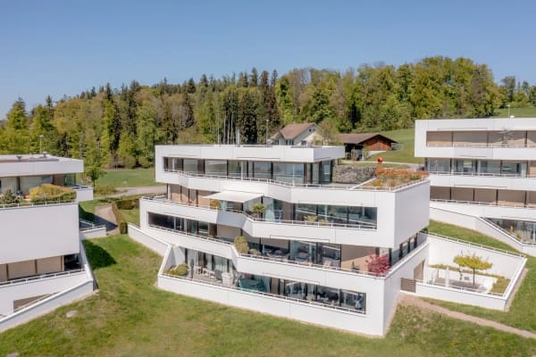 Immobilie in Uetikon Am See - Hochwertige 3.5-Zi-Wohnung mit Panorama-Sicht in Uetikon am See - Bild 1