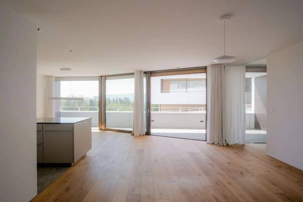 Immobilie in Uetikon Am See - Hochwertige 3.5-Zi-Wohnung mit Panorama-Sicht in Uetikon am See - Bild 2
