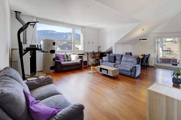 Immobilie in Tuggen - Charmante 4.5 Zimmer-Dachwohnung - Bild 1