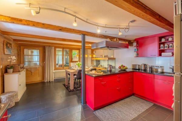 Immobilie in Zweisimmen - Simmentaler Bauernhaus mit zwei Wohnungen und freier  Bergsicht - Bild 7