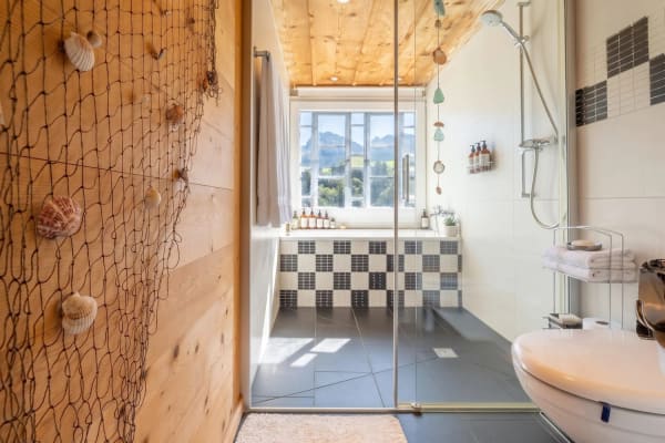 Immobilie in Zweisimmen - Simmentaler Bauernhaus mit zwei Wohnungen und freier  Bergsicht - Bild 9