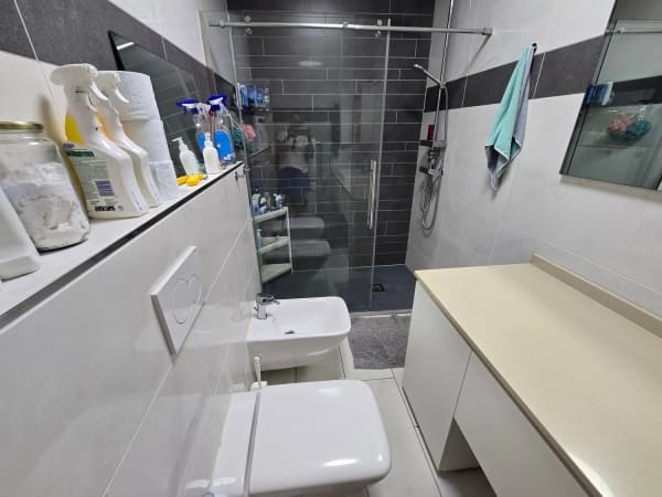 Immobilie in Melide - Helle 2,5-Zi. Wohnung mit Seeblick mit Terrasse und Parkplatz - Bild 16
