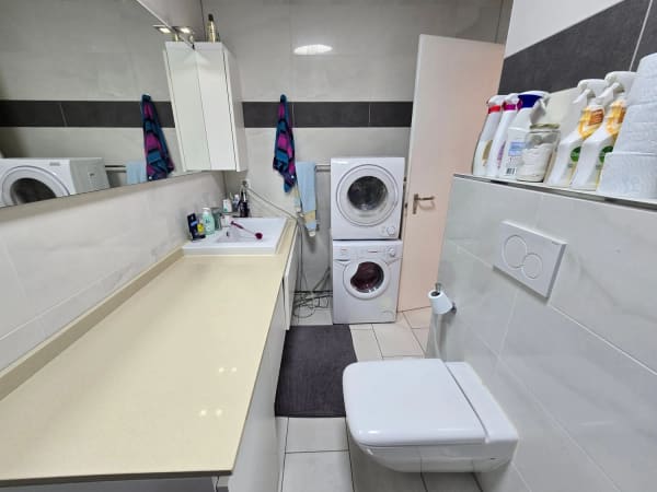 Immobilie in Melide - Helle 2,5-Zi. Wohnung mit Seeblick mit Terrasse und Parkplatz - Bild 17