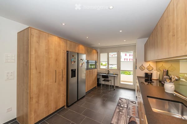 Immobilie in Sarnen - neu renovierte 4Â½-Zimmerwohnung im 1. OG mit zwei Balkonen - Bild 1