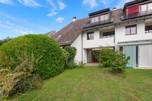Immobilie in Lindau - Wohnen auf drei Ebenen: Attraktives 6.5-Zimmer-Mittelhaus mit Sauna - Bild 0