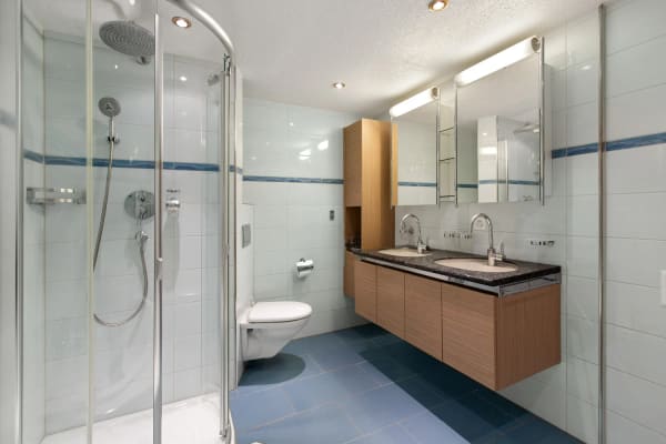 Immobilie in Lindau - Wohnen auf drei Ebenen: Attraktives 6.5-Zimmer-Mittelhaus mit Sauna - Bild 10