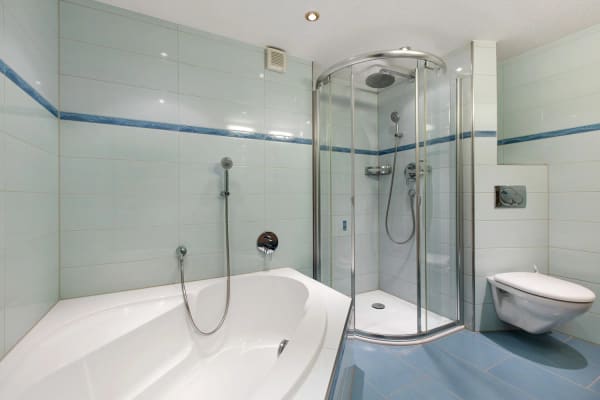 Immobilie in Lindau - Wohnen auf drei Ebenen: Attraktives 6.5-Zimmer-Mittelhaus mit Sauna - Bild 9