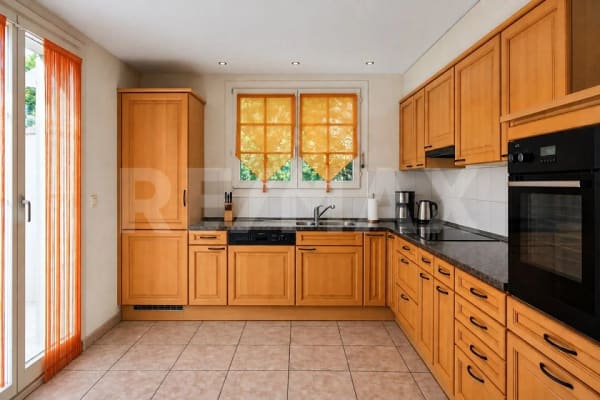 Immobilie in Wiedlisbach - 5Â½ Zimmer Einfamilienhaus mit Garage, Stall und GewÃ¶lbekeller  mit Erweiterungspotenzial - Bild 2