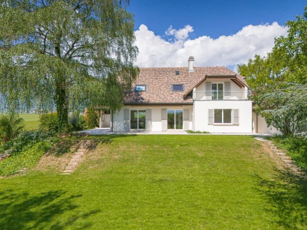 Immobilie in Grens - Villa individuelle rénovée avec vue panoramique à 5 minutes de Nyon - Bild 1