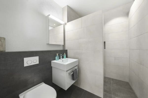 Immobilie in Tübach - Selten in Tübach - 4.5 Zimmer-Whg. mit 220m² Garten, privater Waschküche & Bodenseeblick - Bild 3