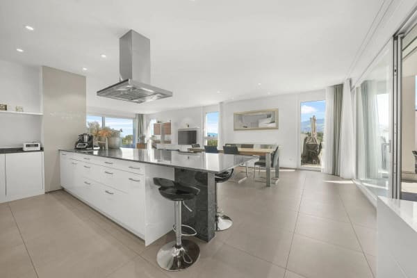Immobilie in Tübach - Selten in Tübach - 4.5 Zimmer-Whg. mit 220m² Garten, privater Waschküche & Bodenseeblick - Bild 8