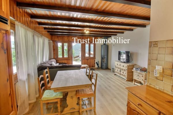 Immobilie in La Tzoumaz - Chalet de 5.5 piÃ¨ces un vÃ©ritable refuge alpin au coeur de La Tzoumaz - Bild 1