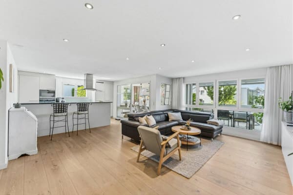 Immobilie in Greppen - Moderne und gepflegte 4.5-Zimmerwohnung mit grosszügiger Sonnenterrasse in Greppen - Bild 3