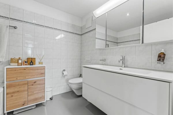 Immobilie in Greppen - Moderne und gepflegte 4.5-Zimmerwohnung mit grosszügiger Sonnenterrasse in Greppen - Bild 8