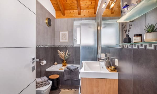 Immobilie in Villa Luganese - MODERNO ATTICO DI 3.5 LOCALI CON TERRAZZA A VILLA LUGANESE - Bild 6